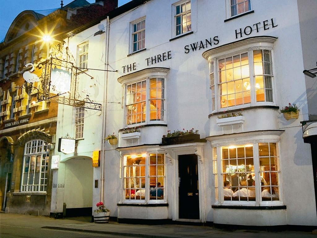 The Three Swans Hotel, Market Harborough, Leicestershire Exterior photo