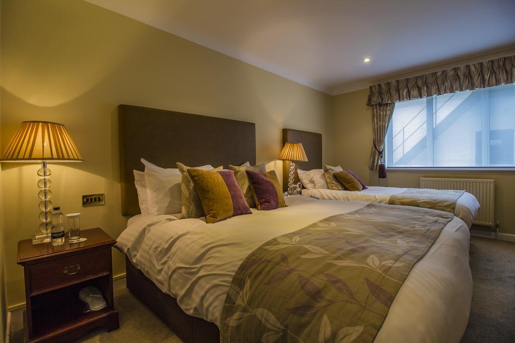 The Three Swans Hotel, Market Harborough, Leicestershire Exterior photo